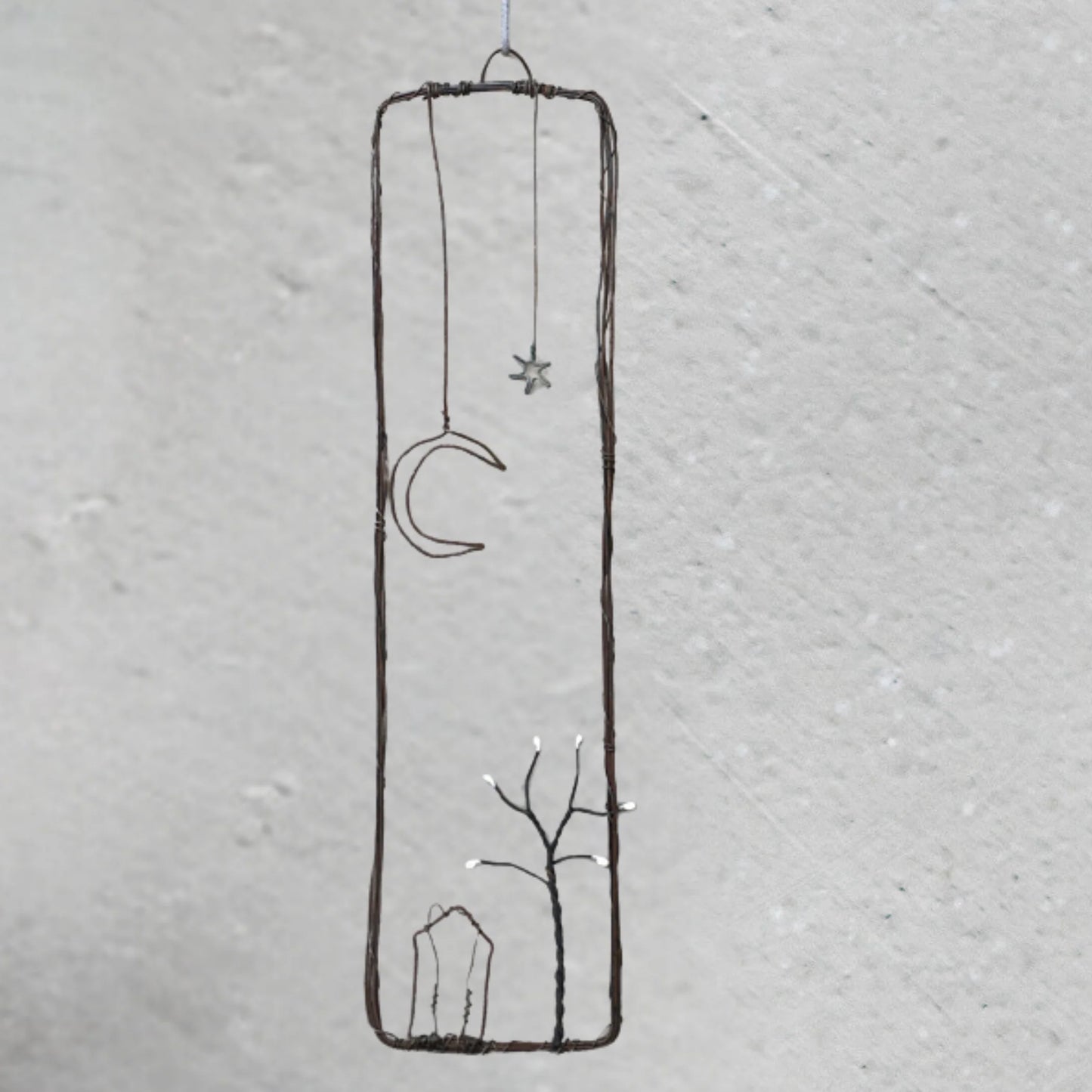 Wire Twisted Picture – Moon