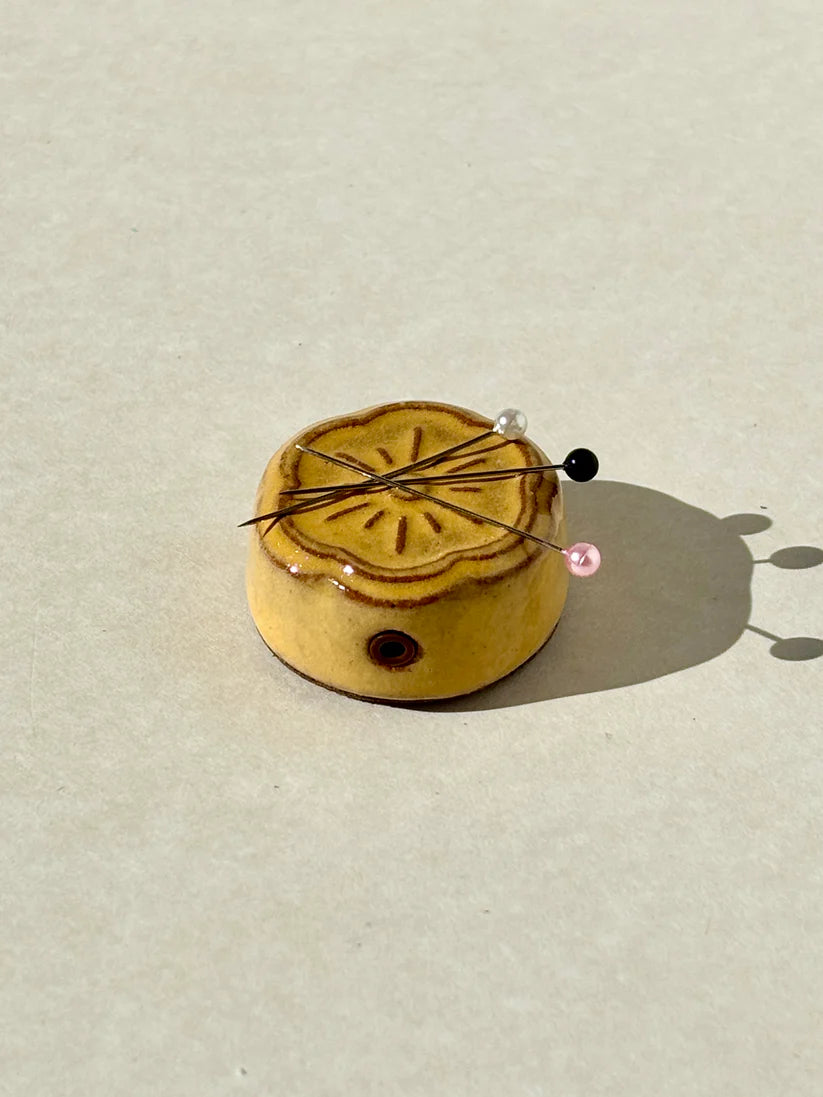 Awaji Kawara magnetic Needle Rest with Needle Polisher - Yellow