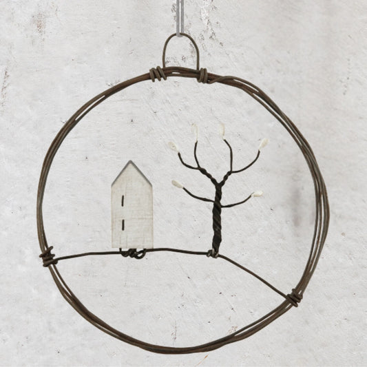 Metal Wreath – Treehouse in Tree