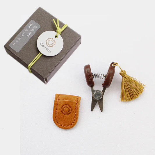 Cohana Mini Scissors of Seki – Yellow Gold Tassel