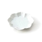 Gaku hachikoku Porcelain Mirror Dish - White