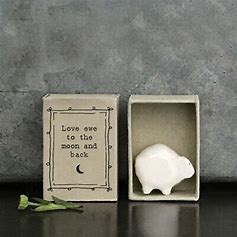 ‘Love ewe to the moon and back’